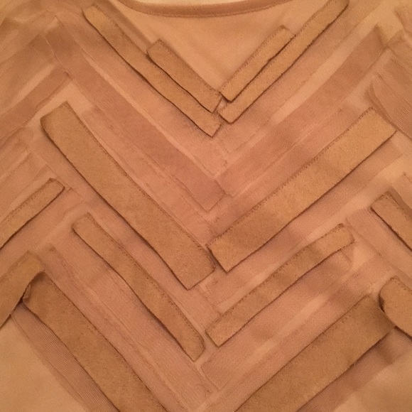 Sleeveless neutral color sheer lined strap top - Picture 2 of 5